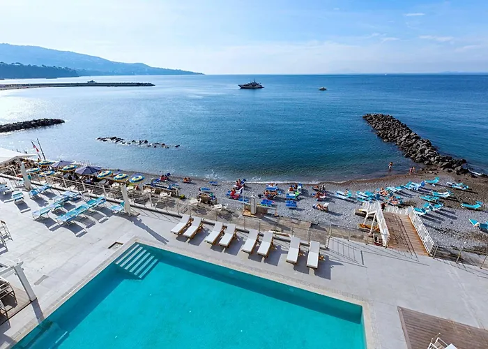 Alimuri Bay Resort