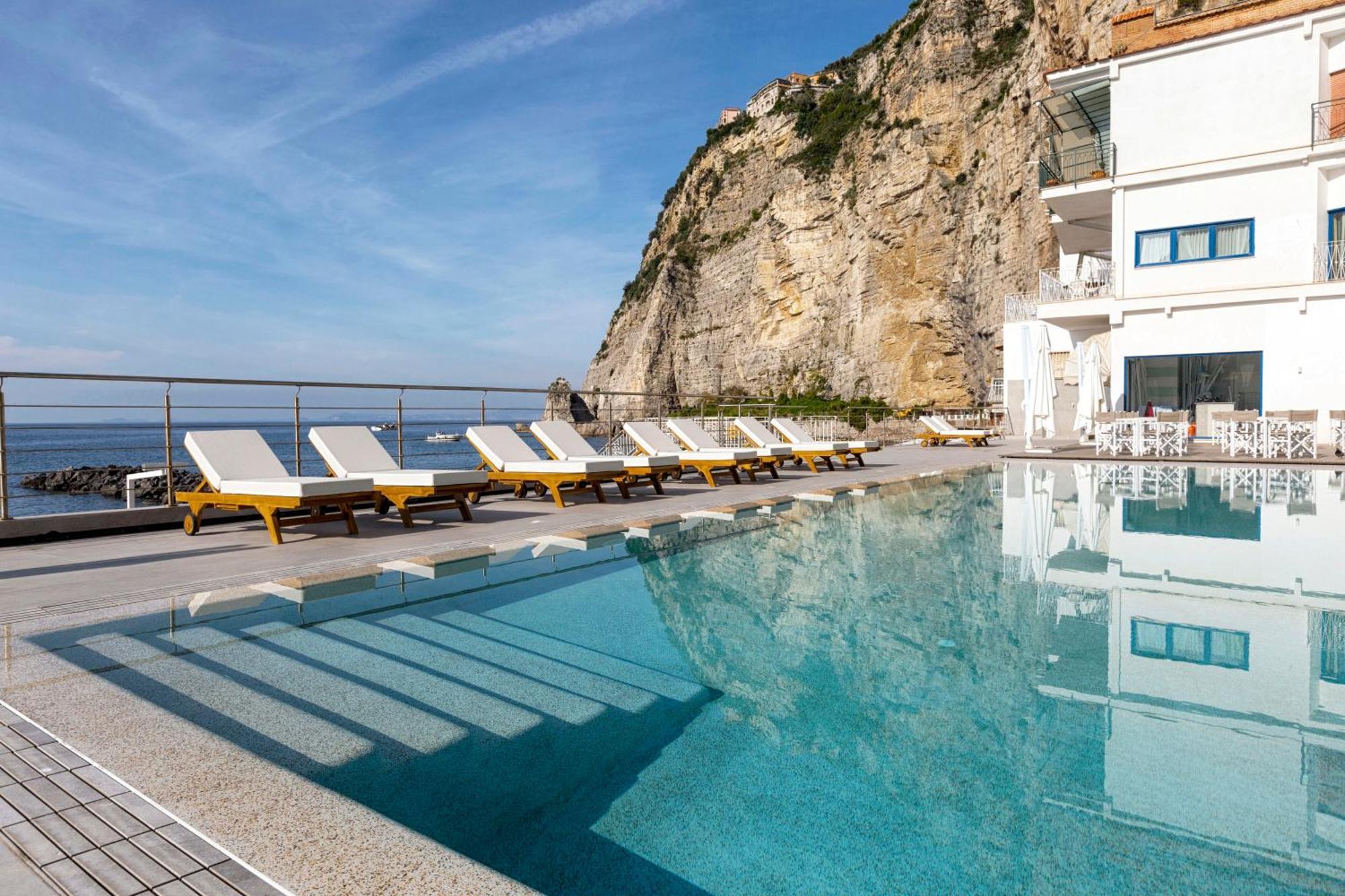 Mar Alimuri Hotel Meta