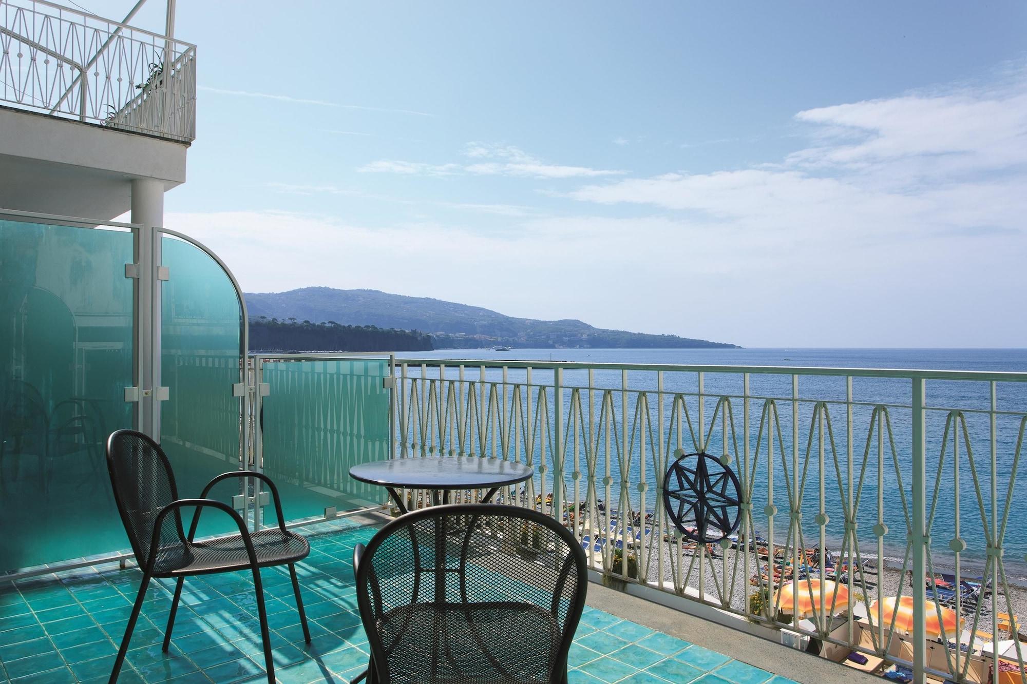 Alimuri Bay 4*