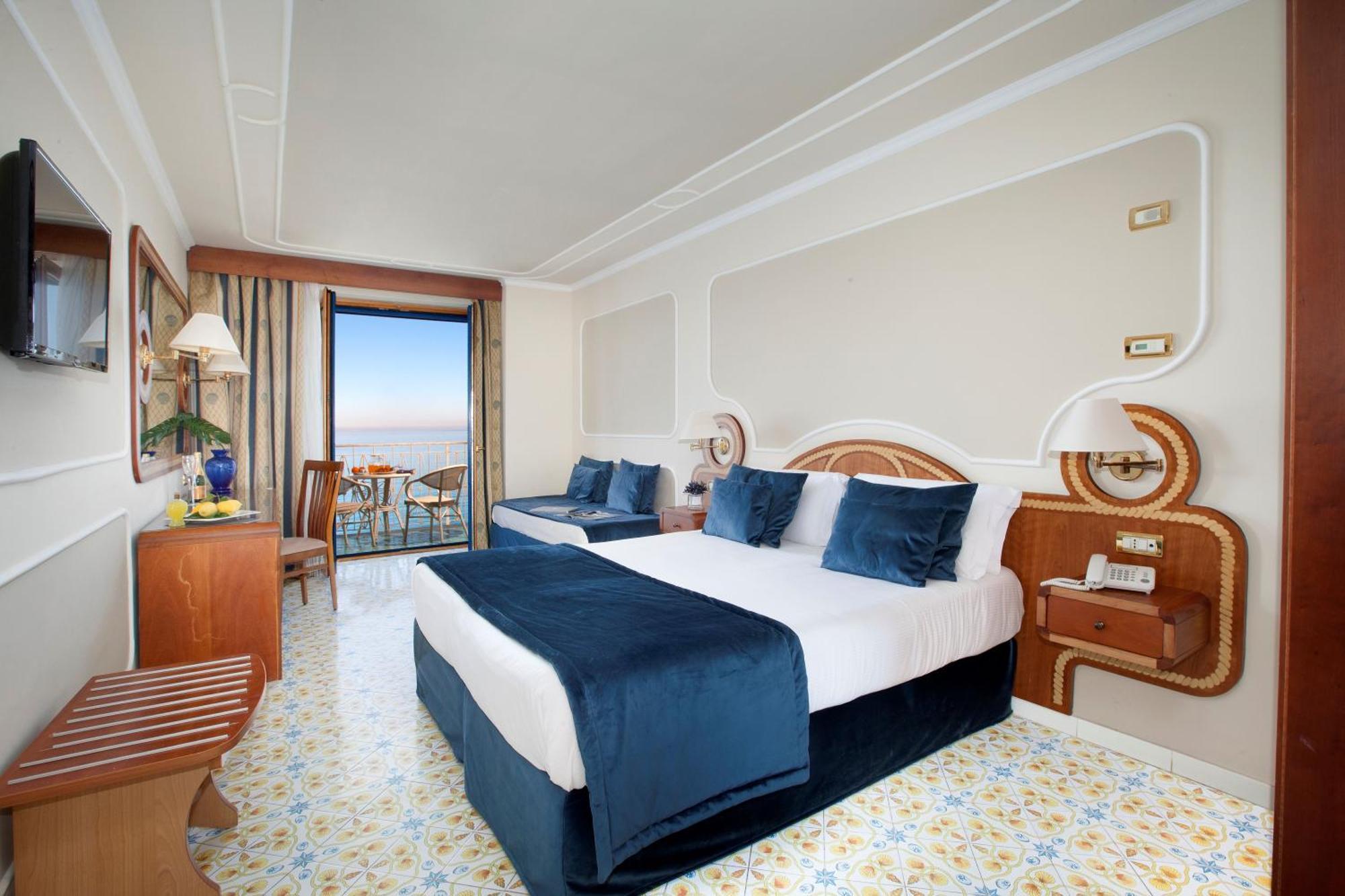 Hotel Alimuri Bay 4*