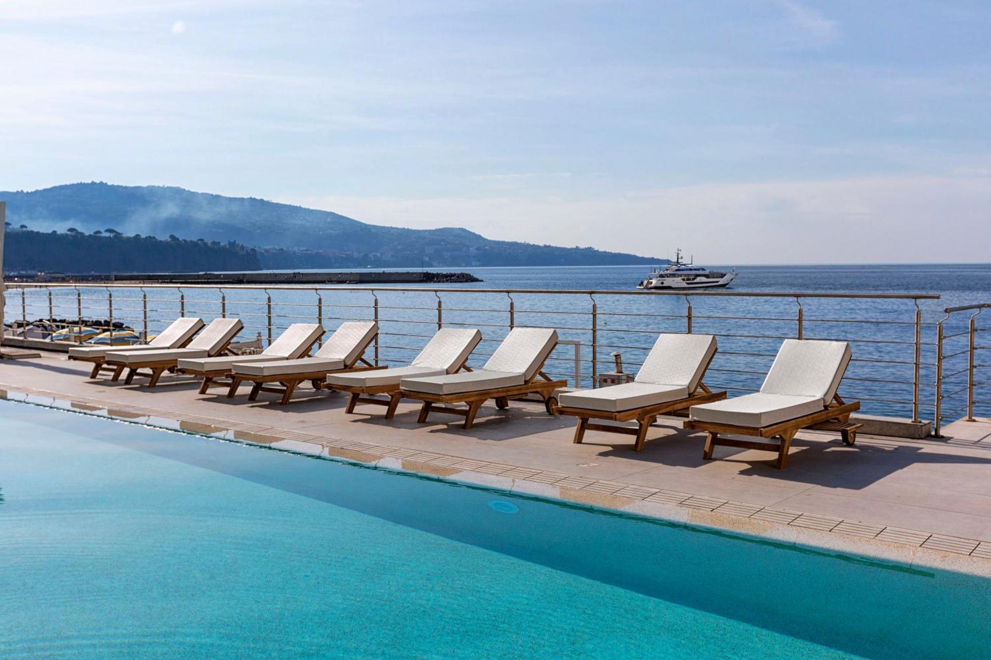 Hotel Alimuri Bay Meta