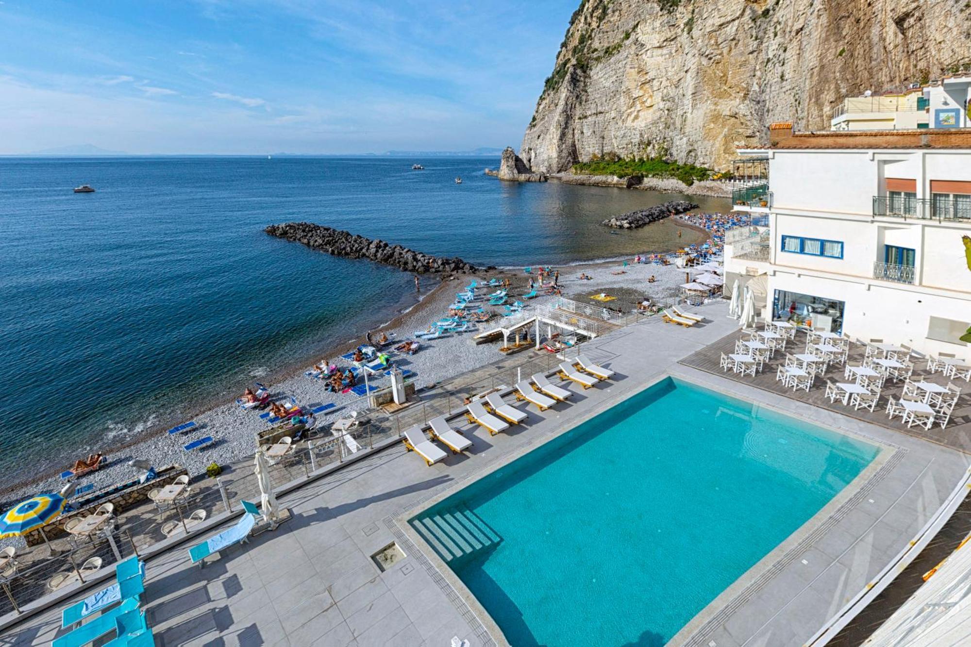 Hotel Alimuri Bay