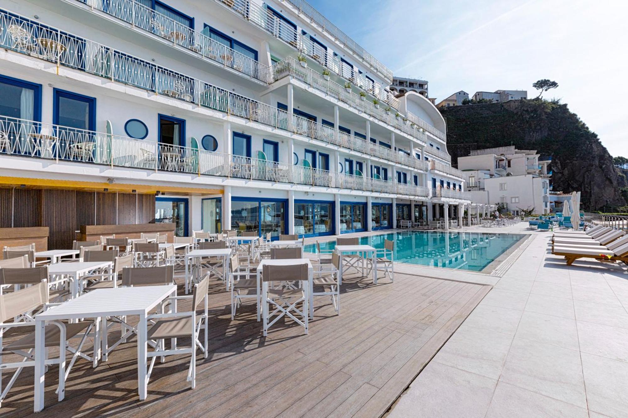 Hotel Alimuri Bay 4*